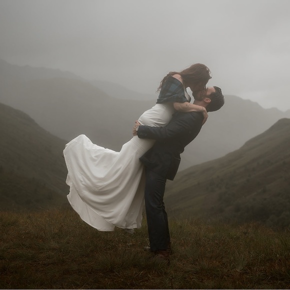 Alena Leena Plumeria Custom Design Wedding Dress - Picture 12 of 16